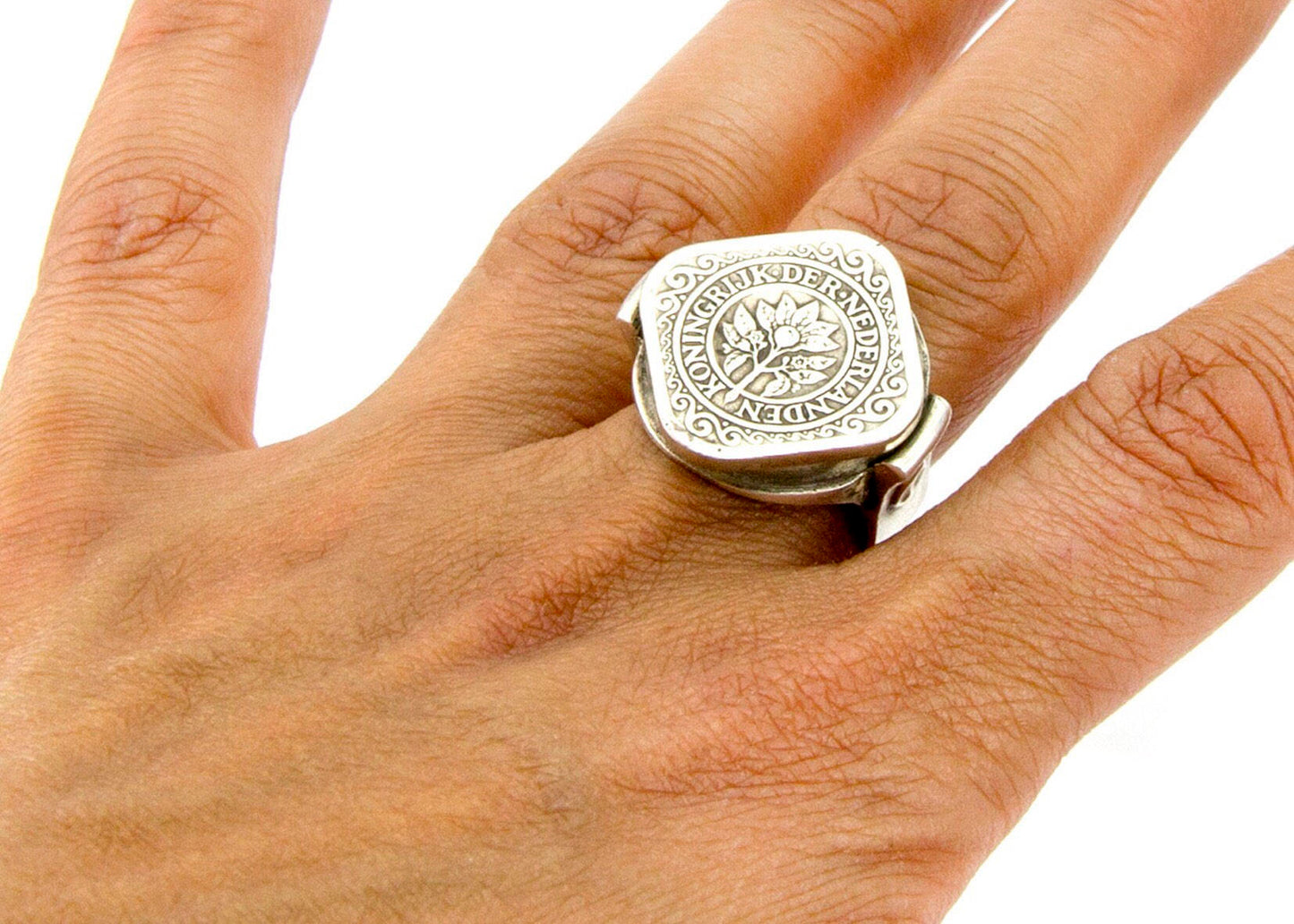 Coin ring with the 5 Cent coin of Netherlands