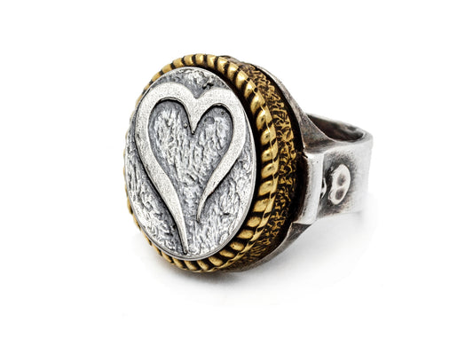 Coin ring with the open heart coin medallion
