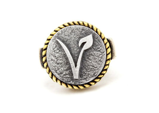 Vegan coin ring with the Vegan Symbol coin medallion