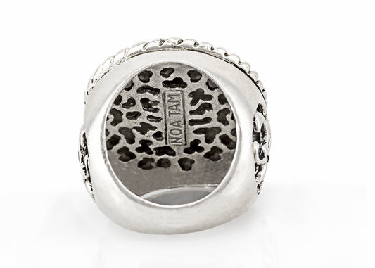 Ring with the Amen coin medallion in English on fleur de lis ring