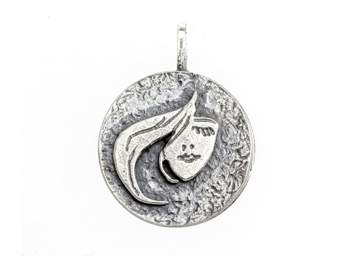 925 Sterling Pendant Silver With Staylish face  medallion