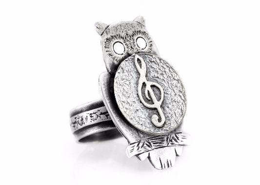 coin ring with the Treble Clef coin medallion on owl musical ring Noa Tam coin jewelry