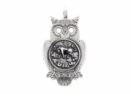 Medallion necklace with the Taurus medallion of The Zodiac Noa Tam horoscope jewelry line of zodiac necklace
