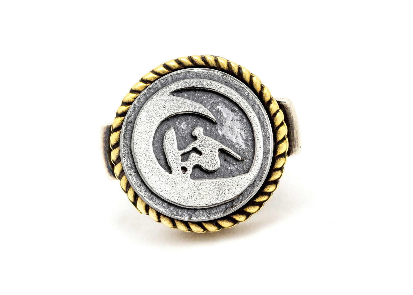 Coin ring with the surfer coin medallion