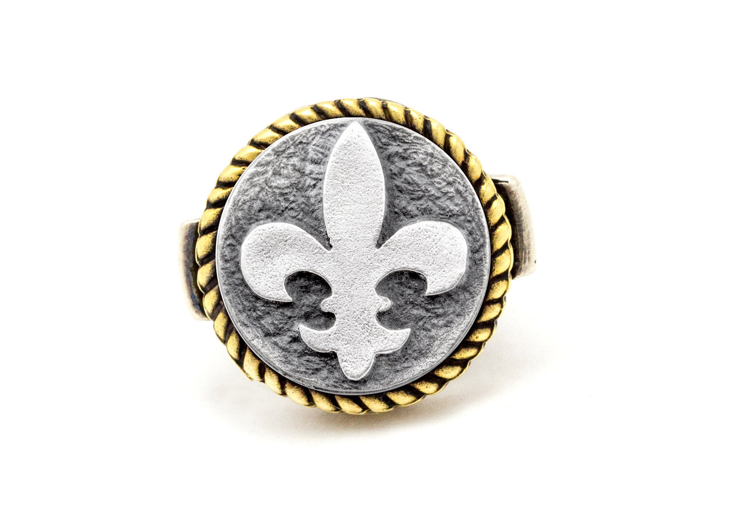 Coin ring with the White Lily coin medallion