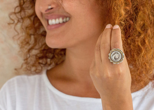 coin ring with the Stylish Face coin medallion and 10 Agorot coin of Israel