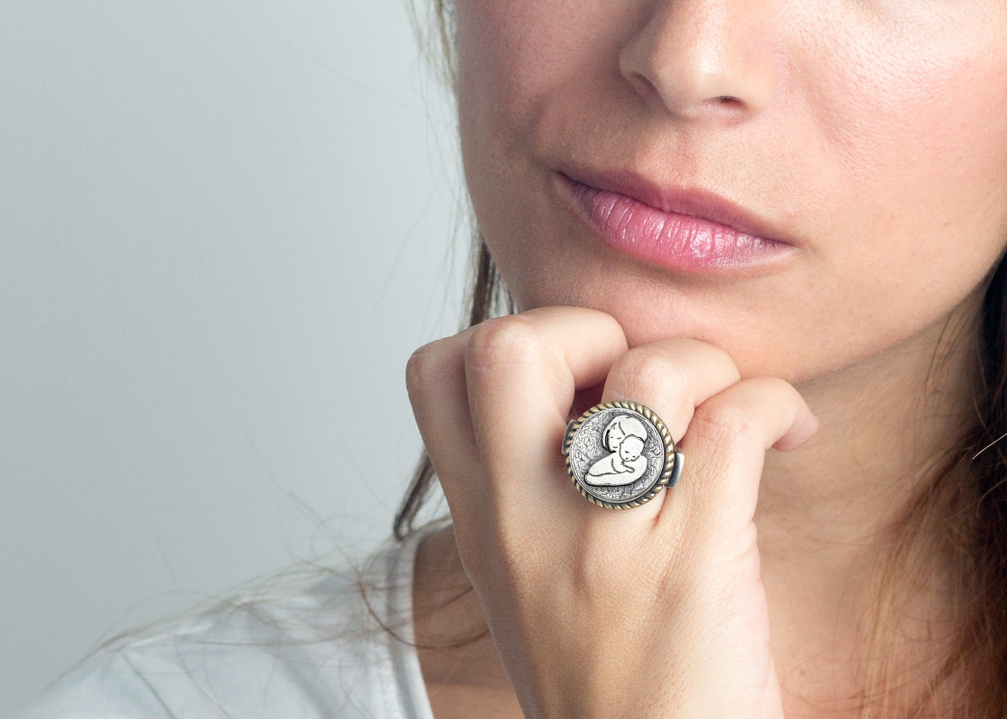 coin ring with mother&child heart coin medallion